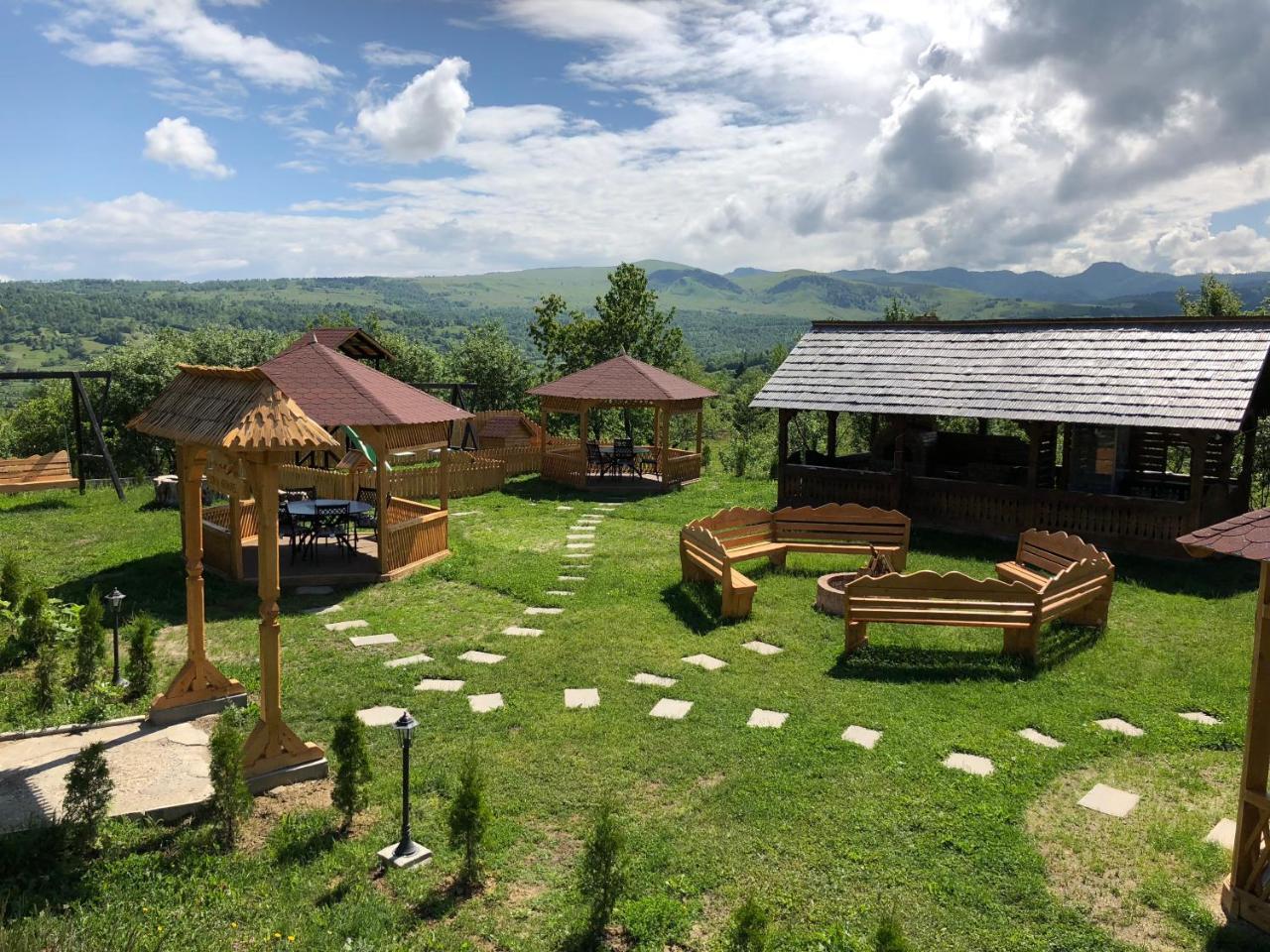 Soare-N Maramures Budesti  Luaran gambar